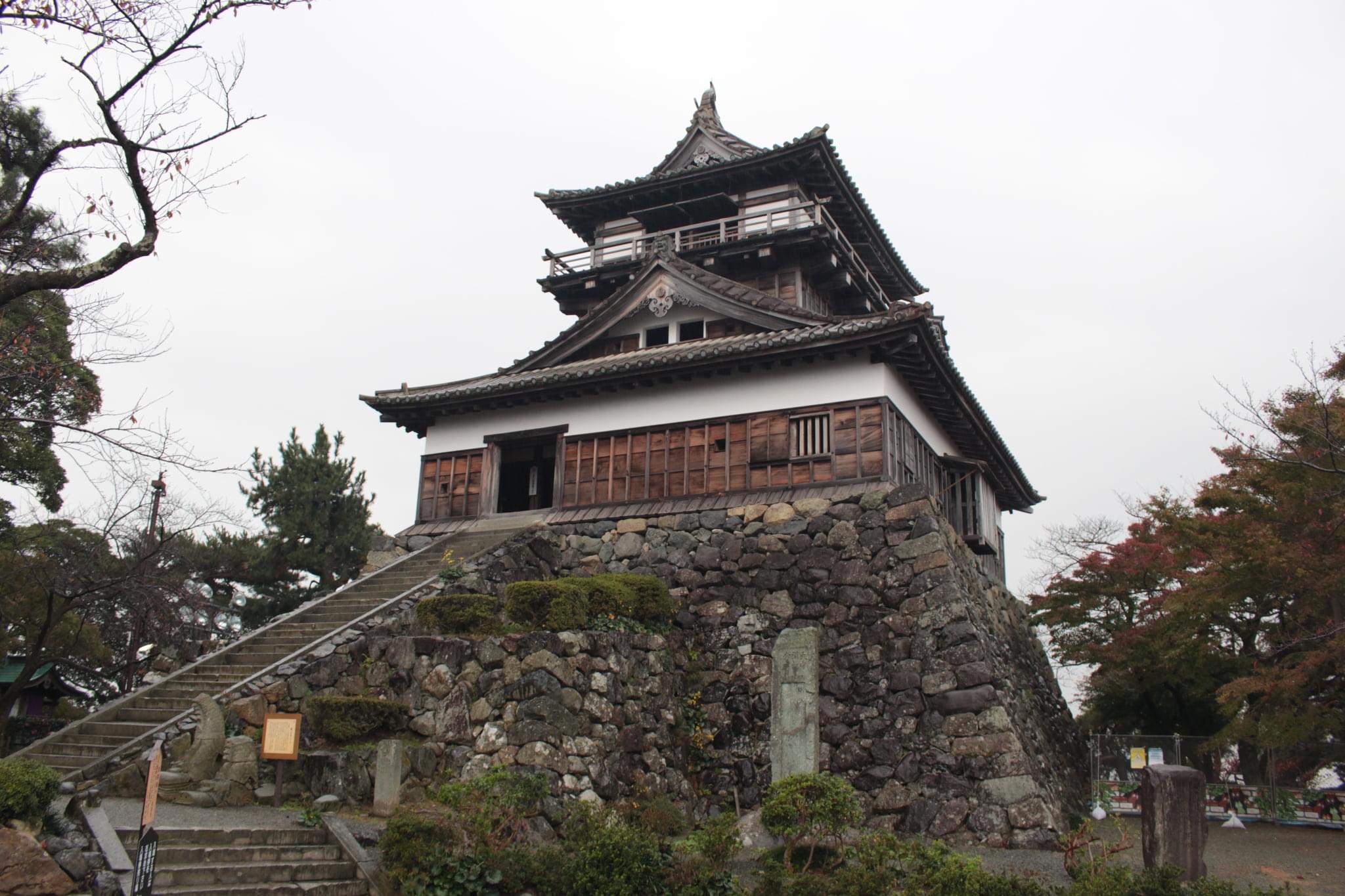 城を巡る 現存天守の巻：丸岡城 – 武将愛